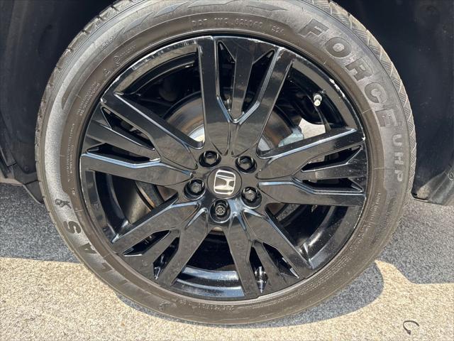used 2022 Honda Pilot car, priced at $29,000