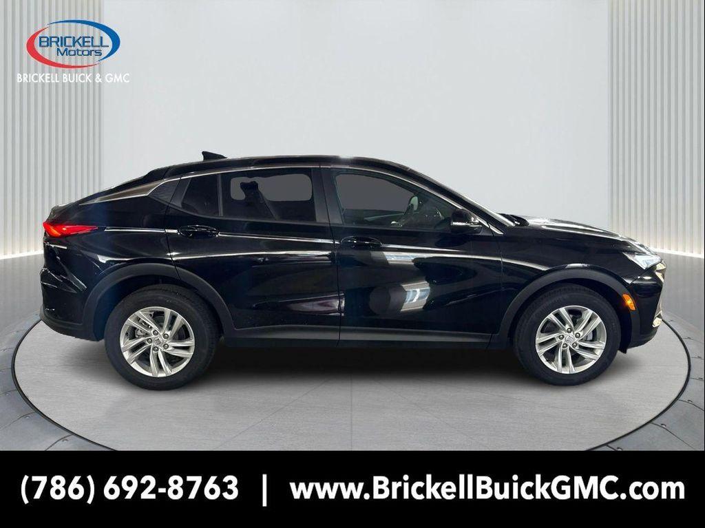 new 2025 Buick Envista car, priced at $22,426