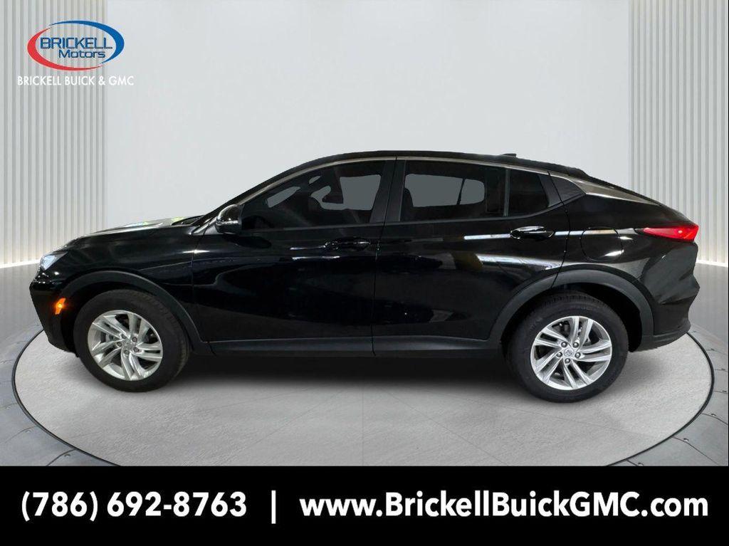 new 2025 Buick Envista car, priced at $24,552