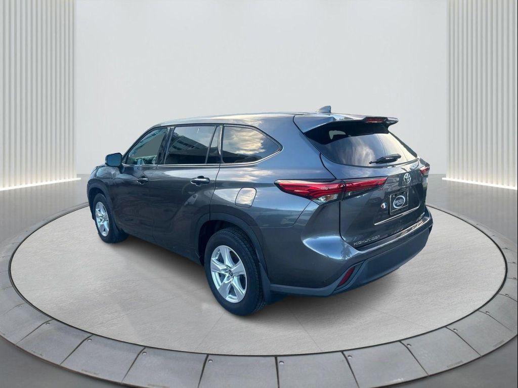used 2022 Toyota Highlander car, priced at $25,000