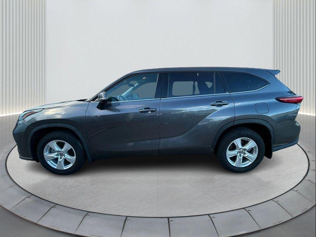 used 2022 Toyota Highlander car, priced at $25,000