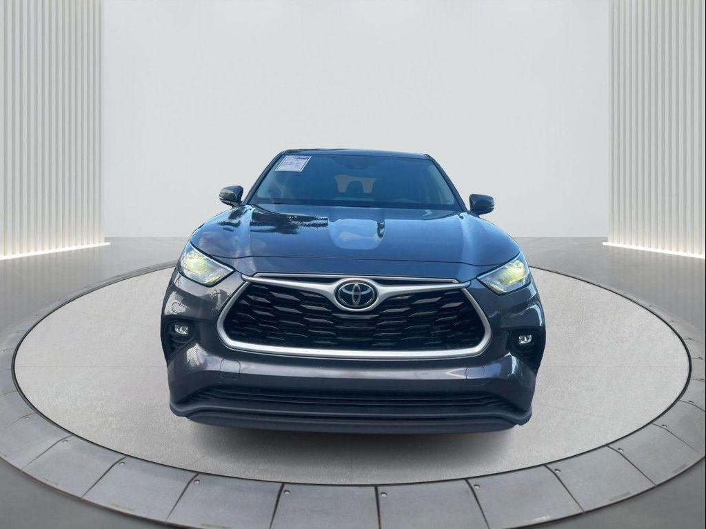 used 2022 Toyota Highlander car, priced at $25,000