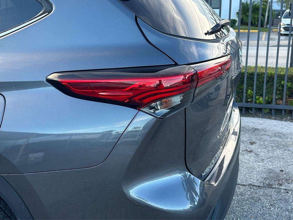 used 2022 Toyota Highlander car, priced at $25,000