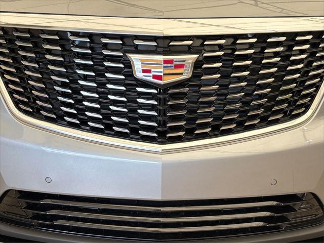 new 2025 Cadillac XT5 car, priced at $44,190