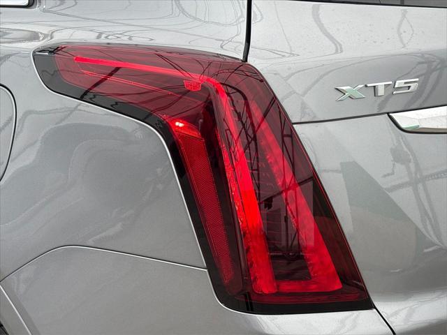 new 2025 Cadillac XT5 car, priced at $44,190