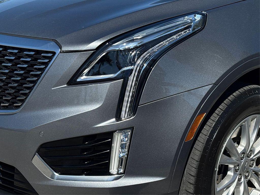 used 2020 Cadillac XT5 car, priced at $22,820