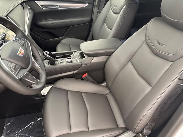 new 2025 Cadillac XT5 car, priced at $45,415