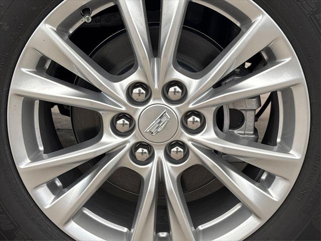 new 2025 Cadillac XT5 car, priced at $45,415