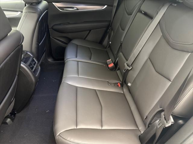 new 2025 Cadillac XT5 car, priced at $45,415