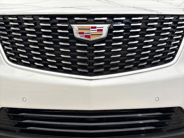 new 2025 Cadillac XT5 car, priced at $45,415