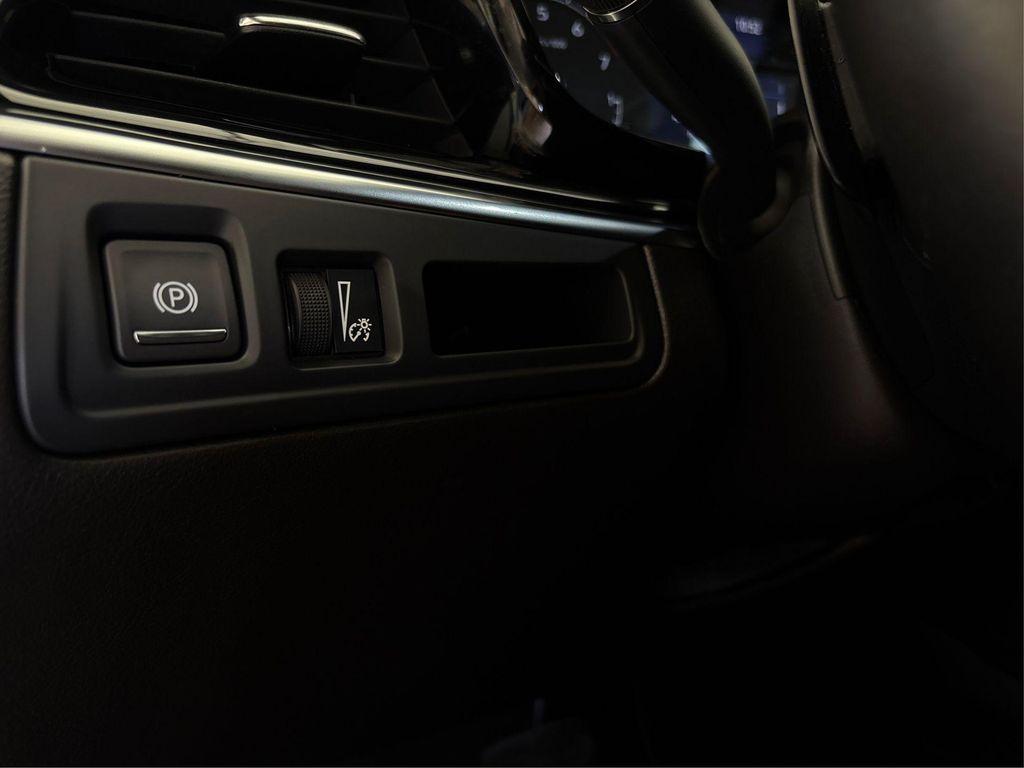 used 2023 Cadillac XT6 car, priced at $30,863
