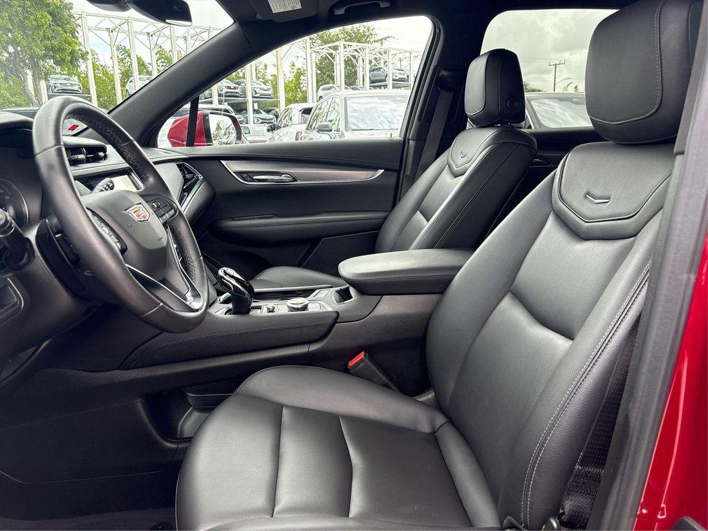 used 2023 Cadillac XT6 car, priced at $30,863