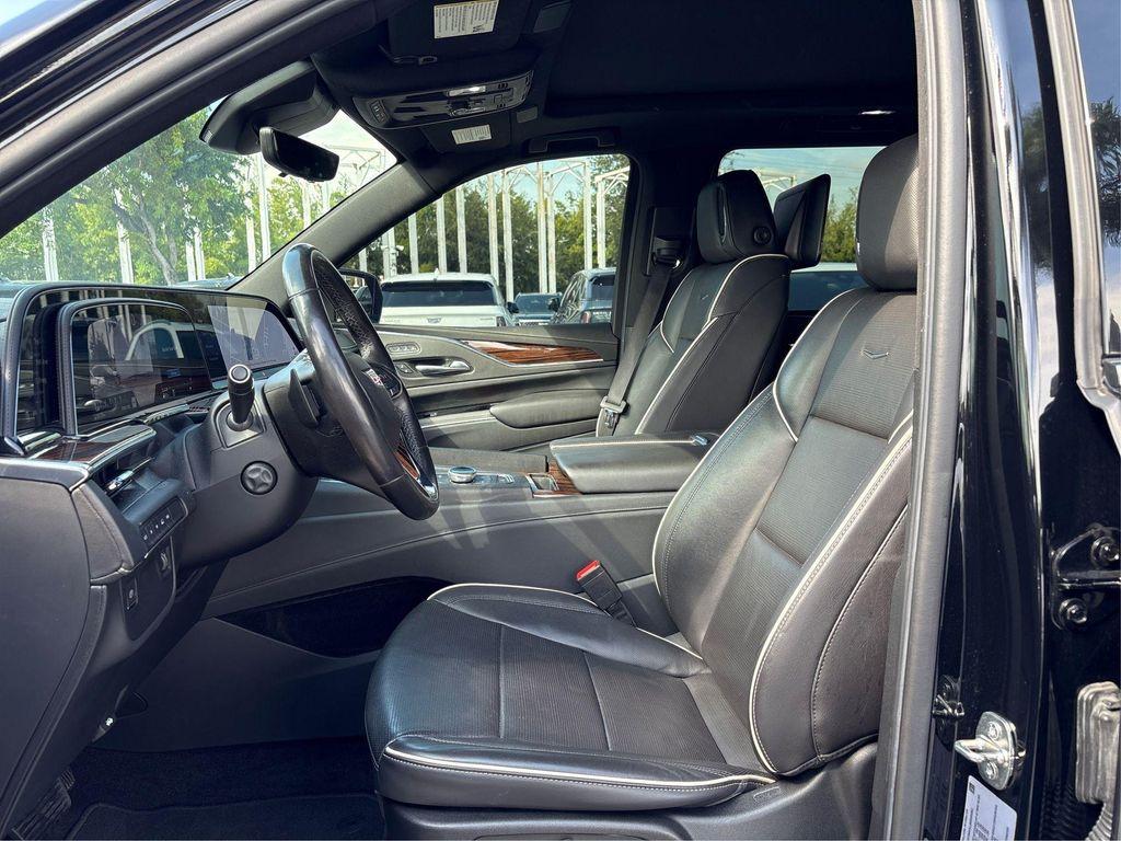 used 2021 Cadillac Escalade ESV car, priced at $59,995