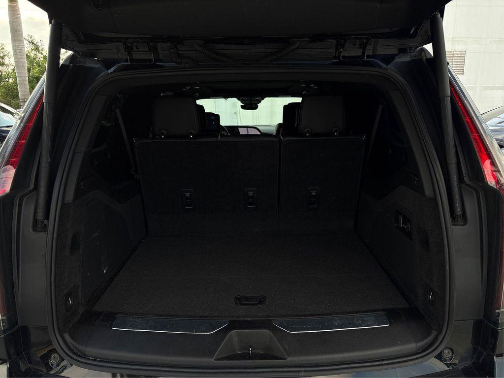 used 2021 Cadillac Escalade ESV car, priced at $59,995