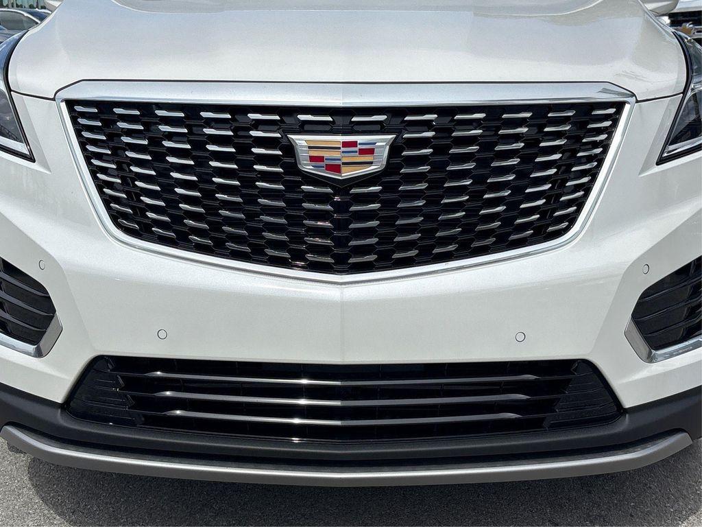 new 2025 Cadillac XT5 car, priced at $51,815