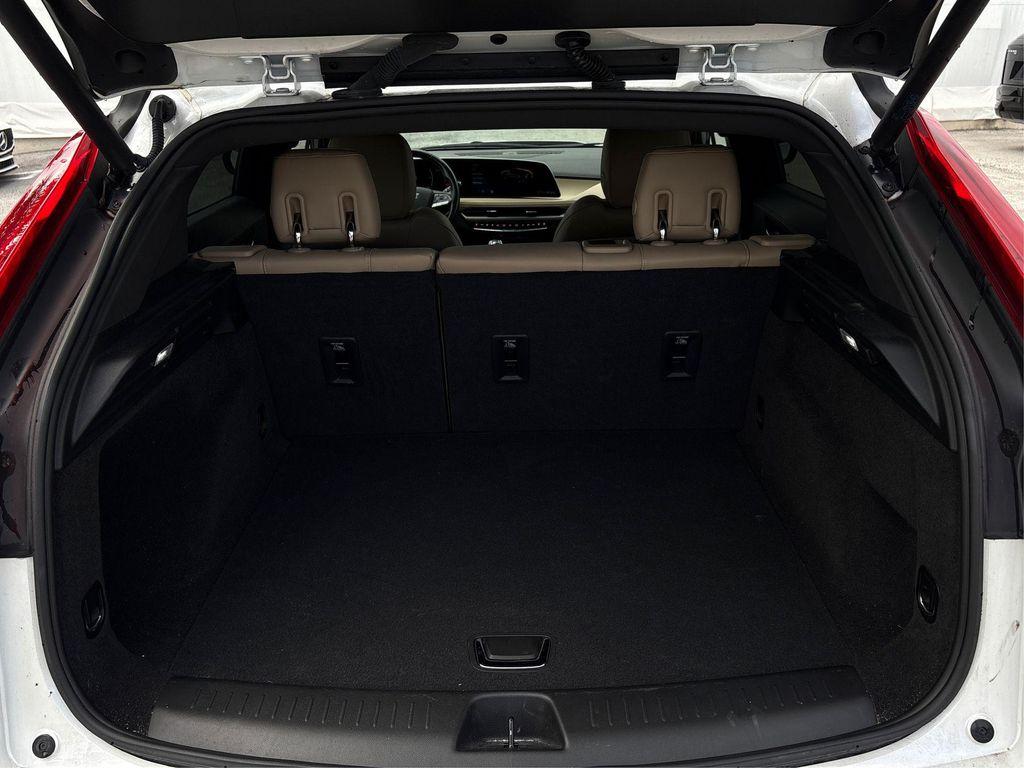 used 2024 Cadillac XT4 car, priced at $33,990