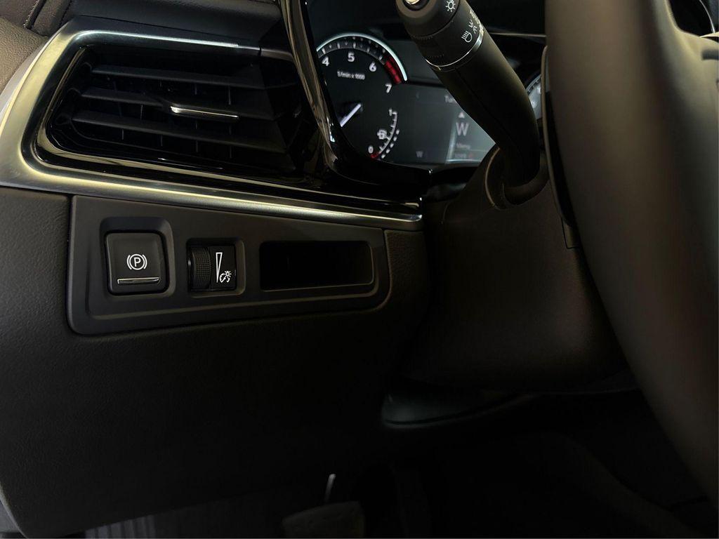 new 2025 Cadillac XT6 car, priced at $46,995