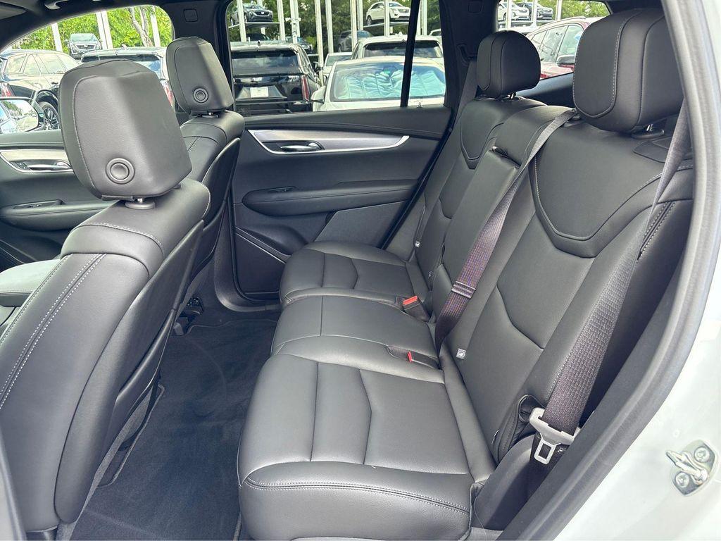 new 2025 Cadillac XT6 car, priced at $46,995