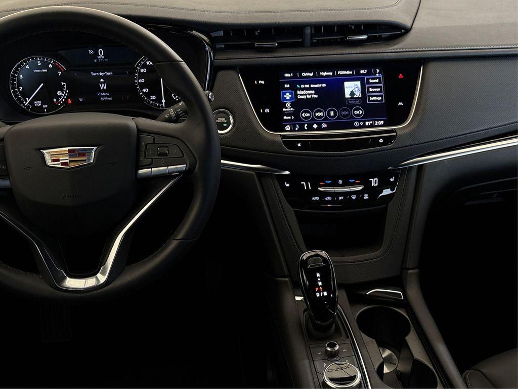 new 2025 Cadillac XT6 car, priced at $46,995