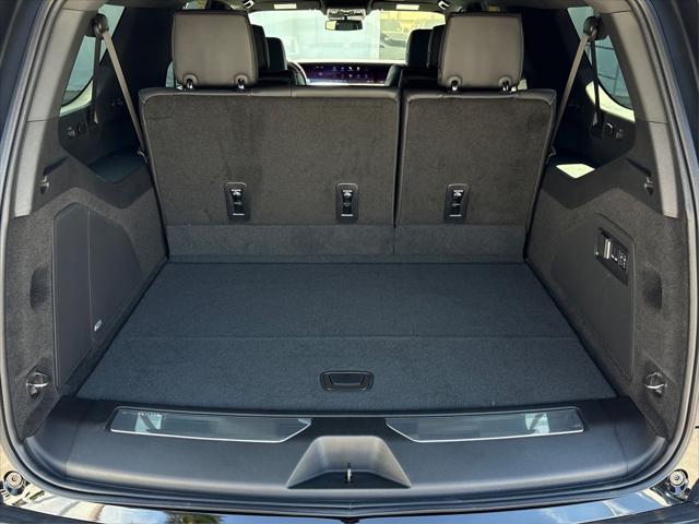new 2025 Cadillac Escalade ESV car, priced at $97,465