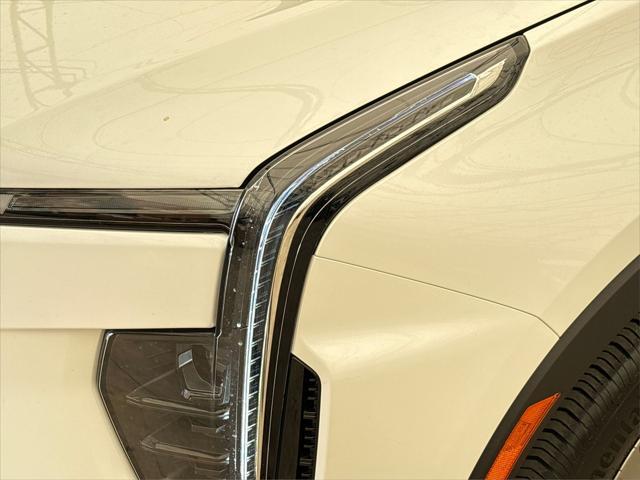 new 2025 Cadillac XT4 car, priced at $36,991