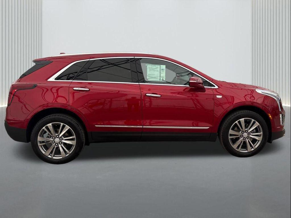 new 2025 Cadillac XT5 car, priced at $45,991