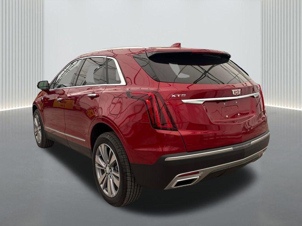 new 2025 Cadillac XT5 car, priced at $45,991