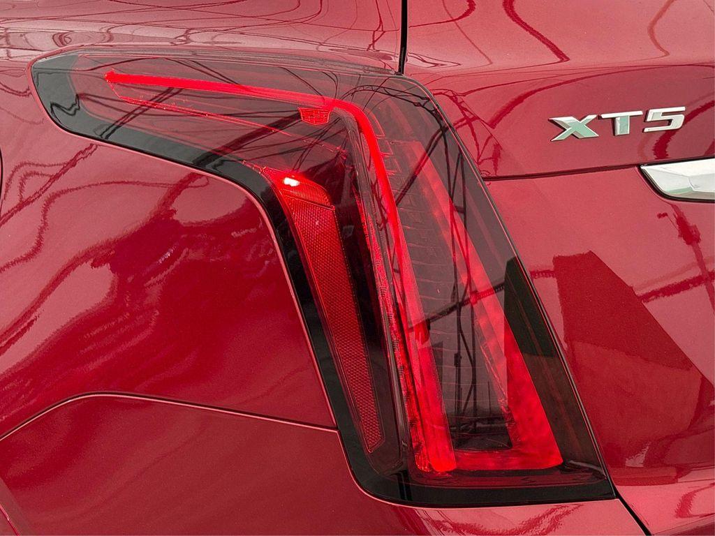 new 2025 Cadillac XT5 car, priced at $45,991