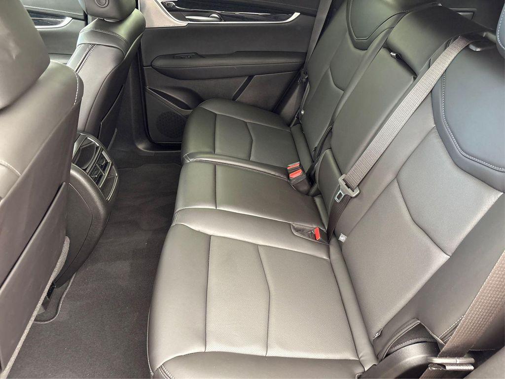 new 2025 Cadillac XT5 car, priced at $45,991