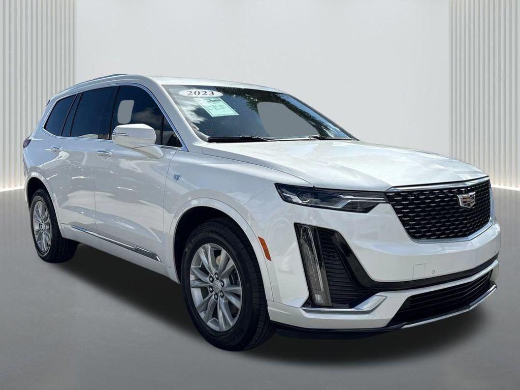 used 2023 Cadillac XT6 car, priced at $33,290