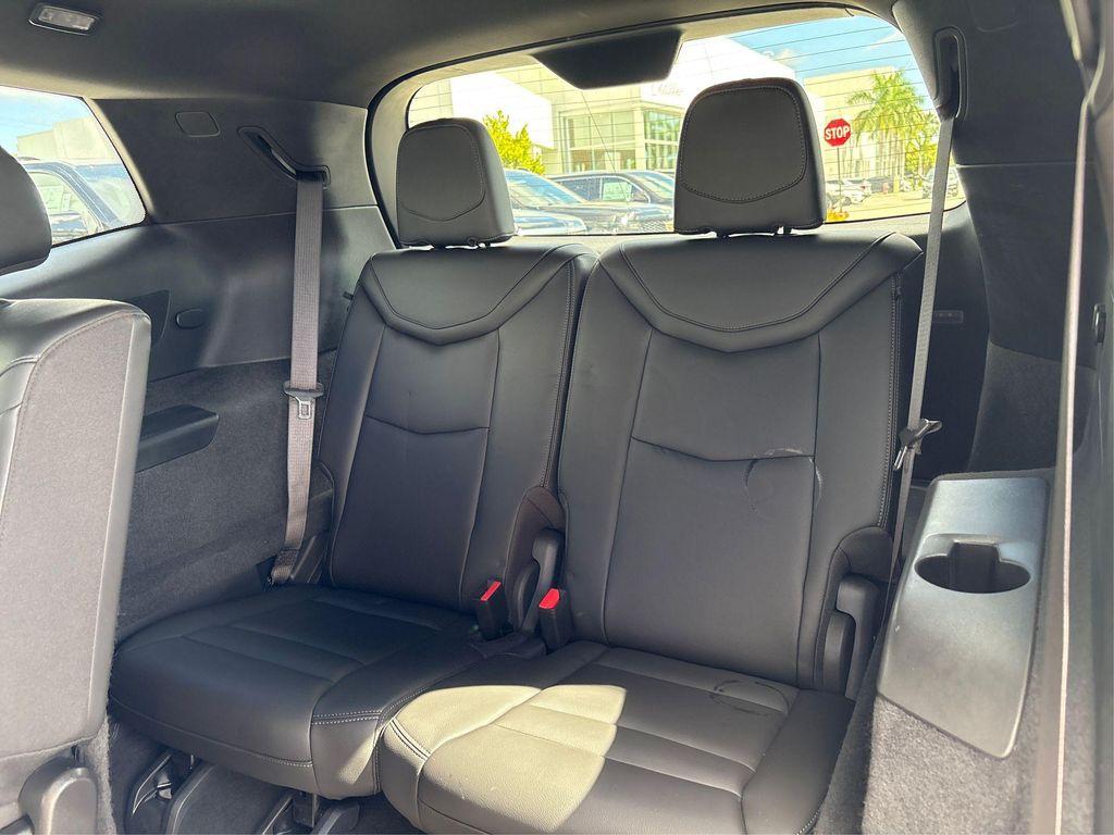 used 2023 Cadillac XT6 car, priced at $33,290