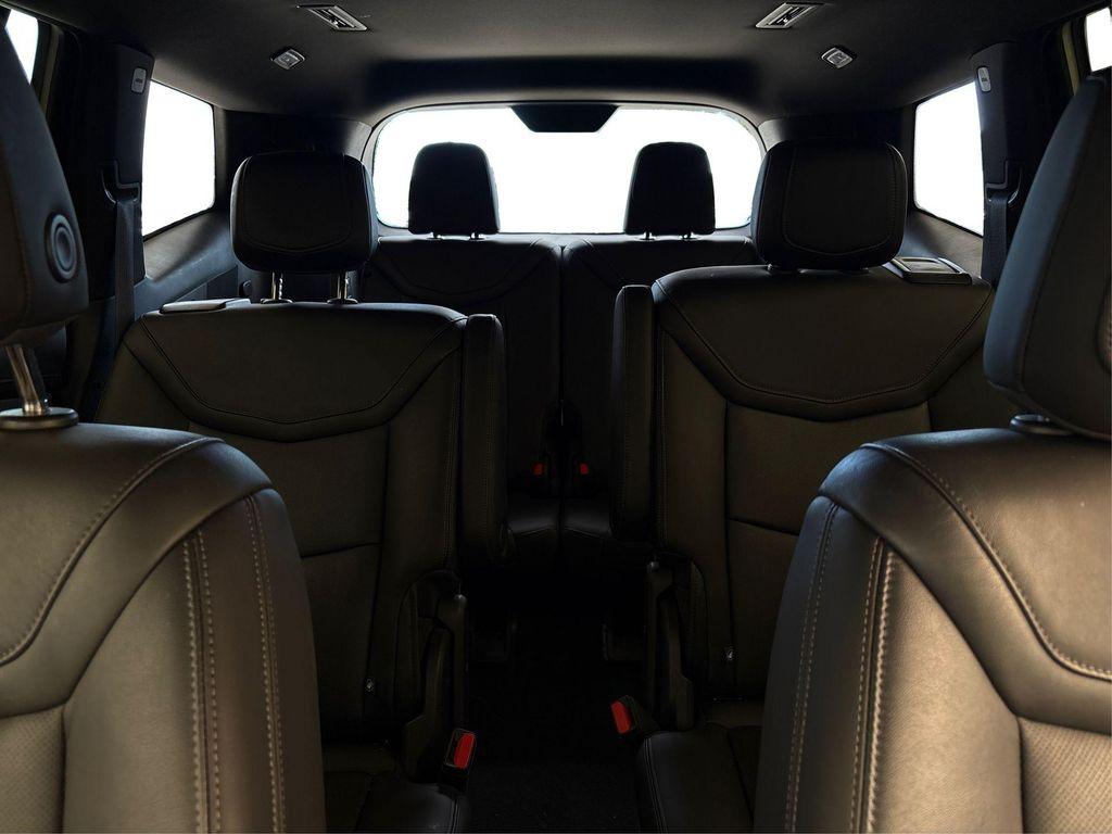 used 2022 Cadillac XT6 car, priced at $36,755