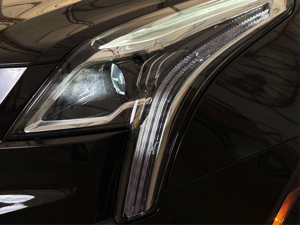 new 2025 Cadillac XT5 car, priced at $39,995