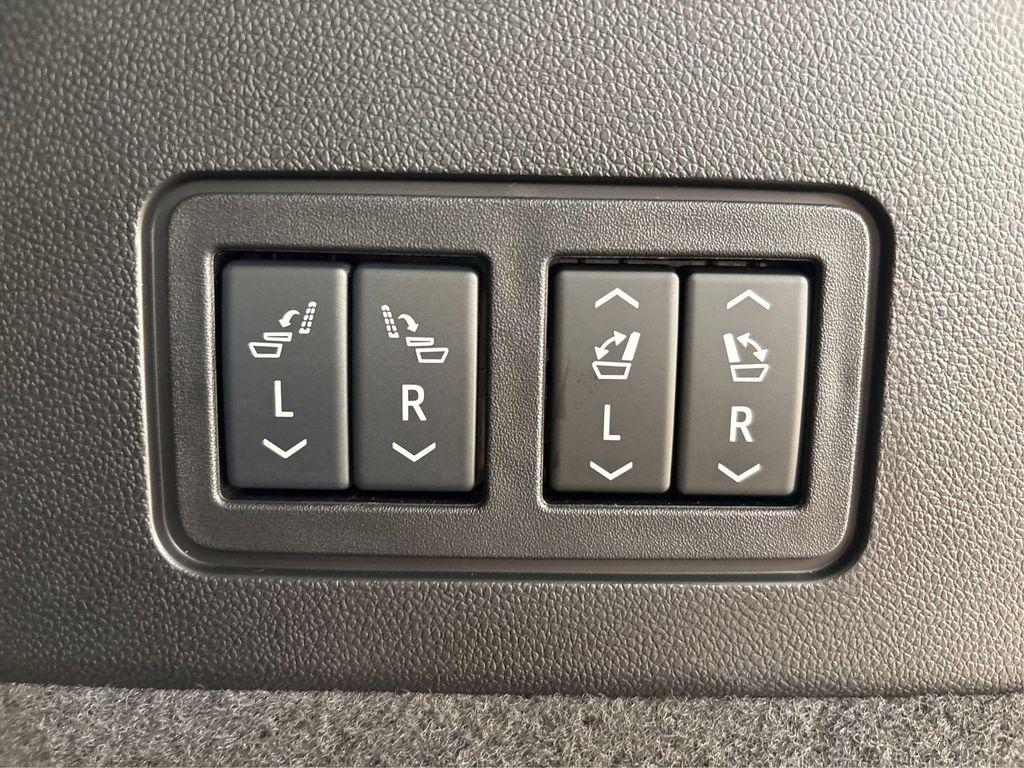 new 2025 Cadillac XT6 car, priced at $51,985