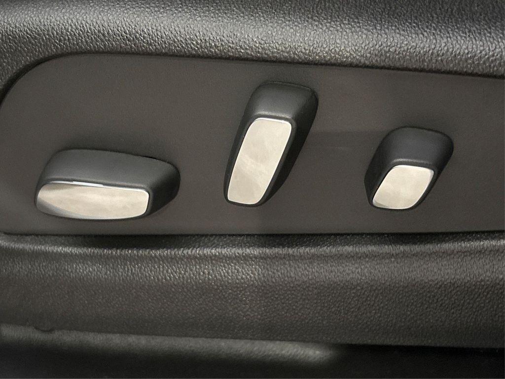 new 2025 Cadillac XT6 car