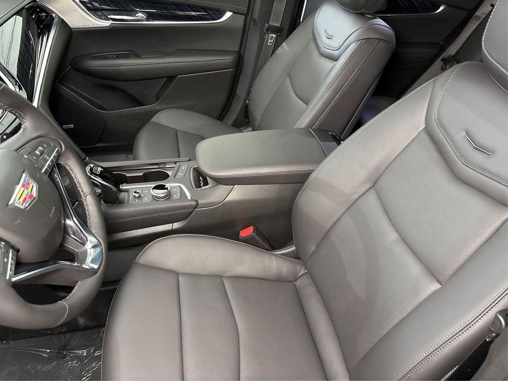 new 2025 Cadillac XT6 car