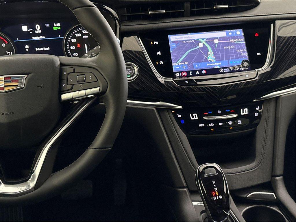 new 2025 Cadillac XT6 car