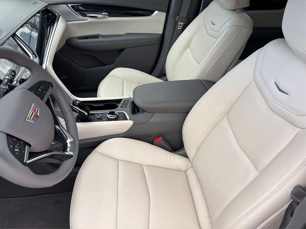 new 2025 Cadillac XT6 car, priced at $61,865