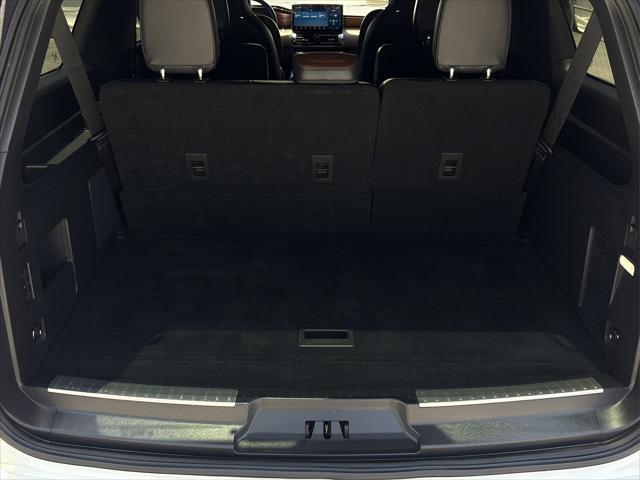 used 2022 Lincoln Navigator car, priced at $53,995