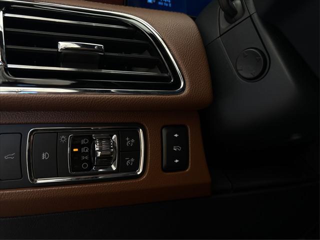 used 2022 Lincoln Navigator car, priced at $53,995