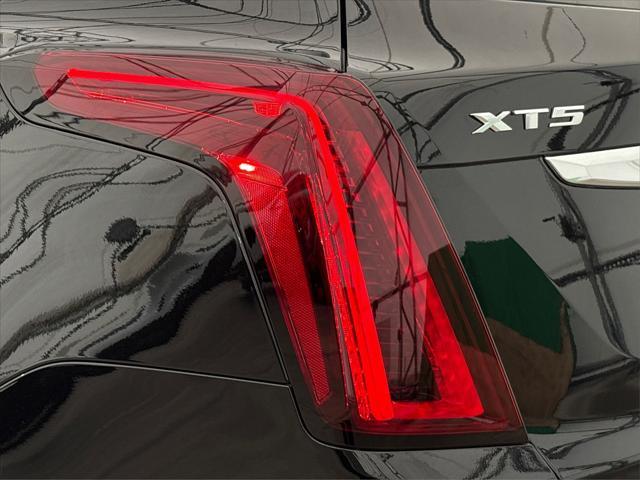 new 2025 Cadillac XT5 car, priced at $44,815