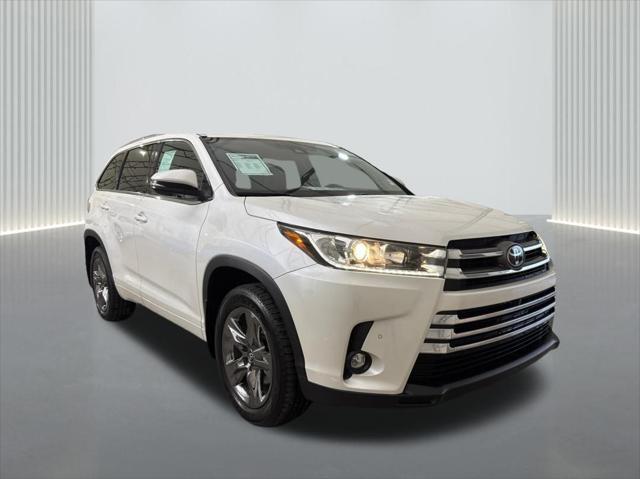 used 2019 Toyota Highlander car, priced at $26,200