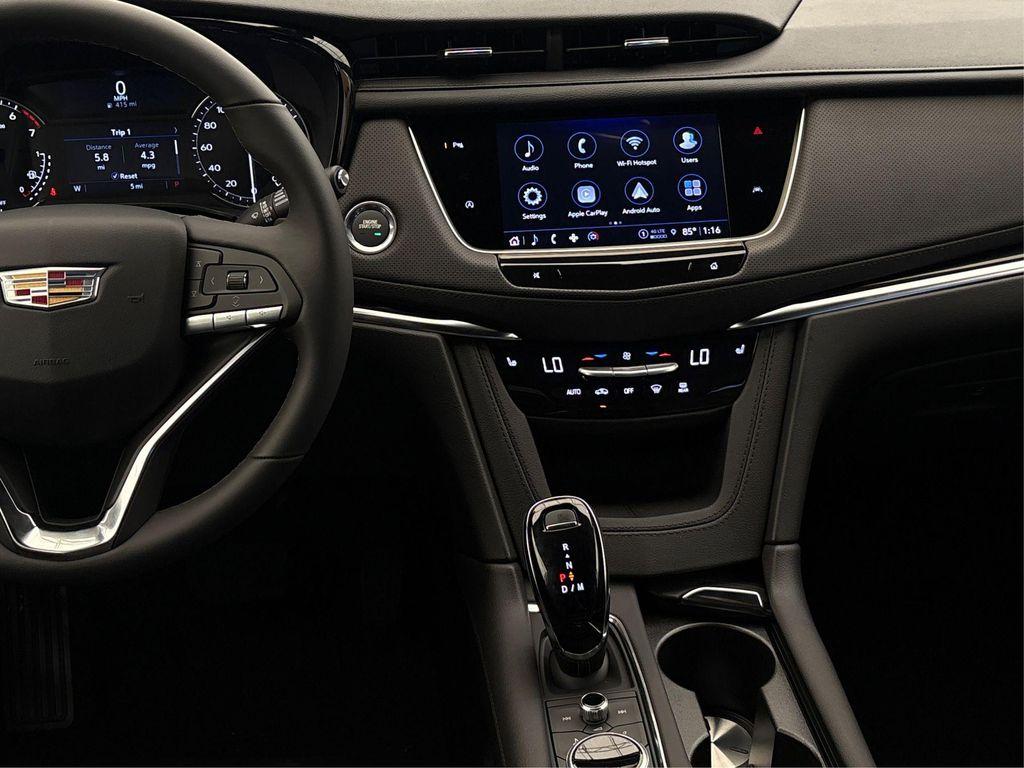 new 2025 Cadillac XT6 car, priced at $48,690