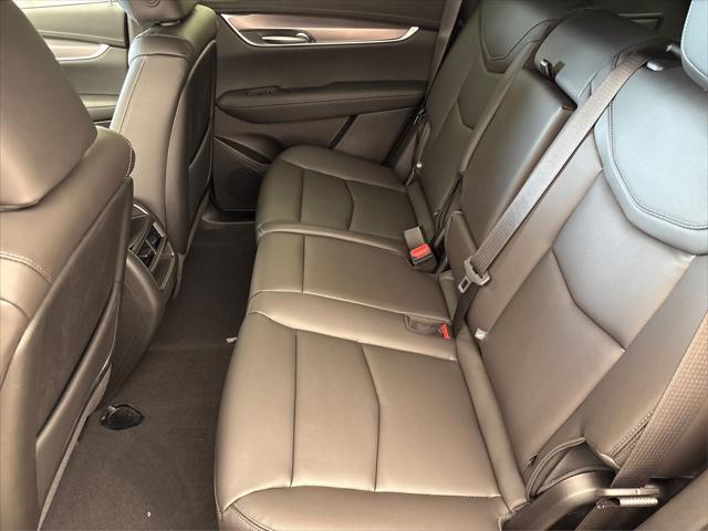 new 2025 Cadillac XT5 car, priced at $39,995