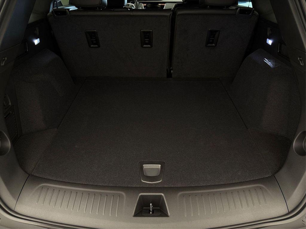 new 2025 Cadillac XT5 car, priced at $39,995
