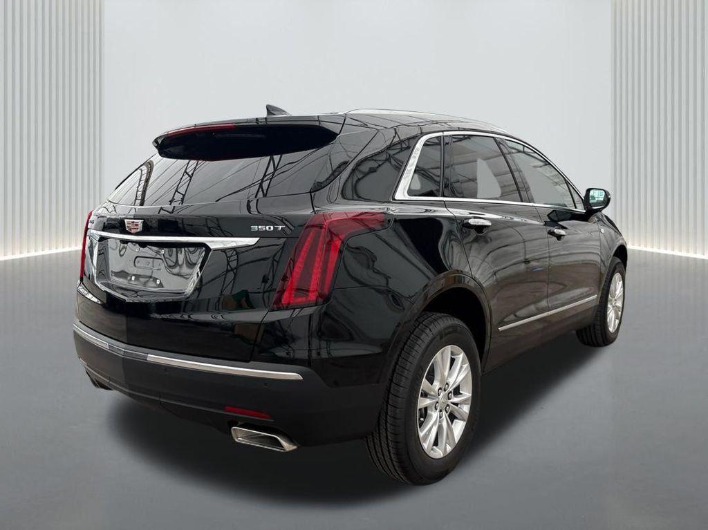 new 2025 Cadillac XT5 car, priced at $39,995