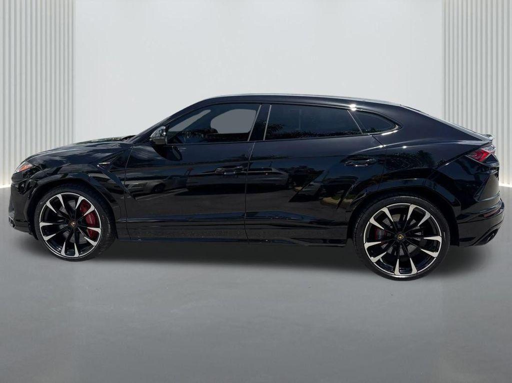 used 2022 Lamborghini Urus car, priced at $213,678