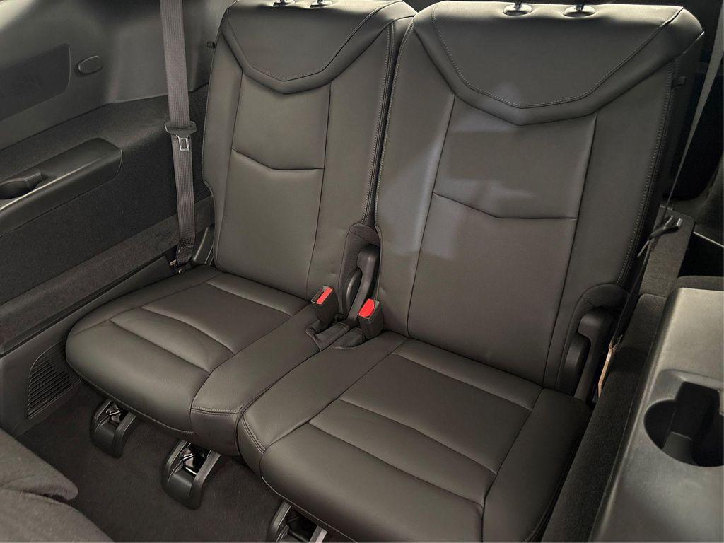 new 2025 Cadillac XT6 car, priced at $40,250