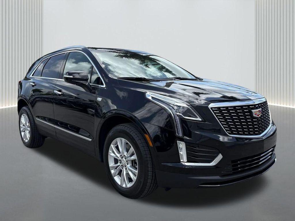 new 2025 Cadillac XT5 car, priced at $41,450
