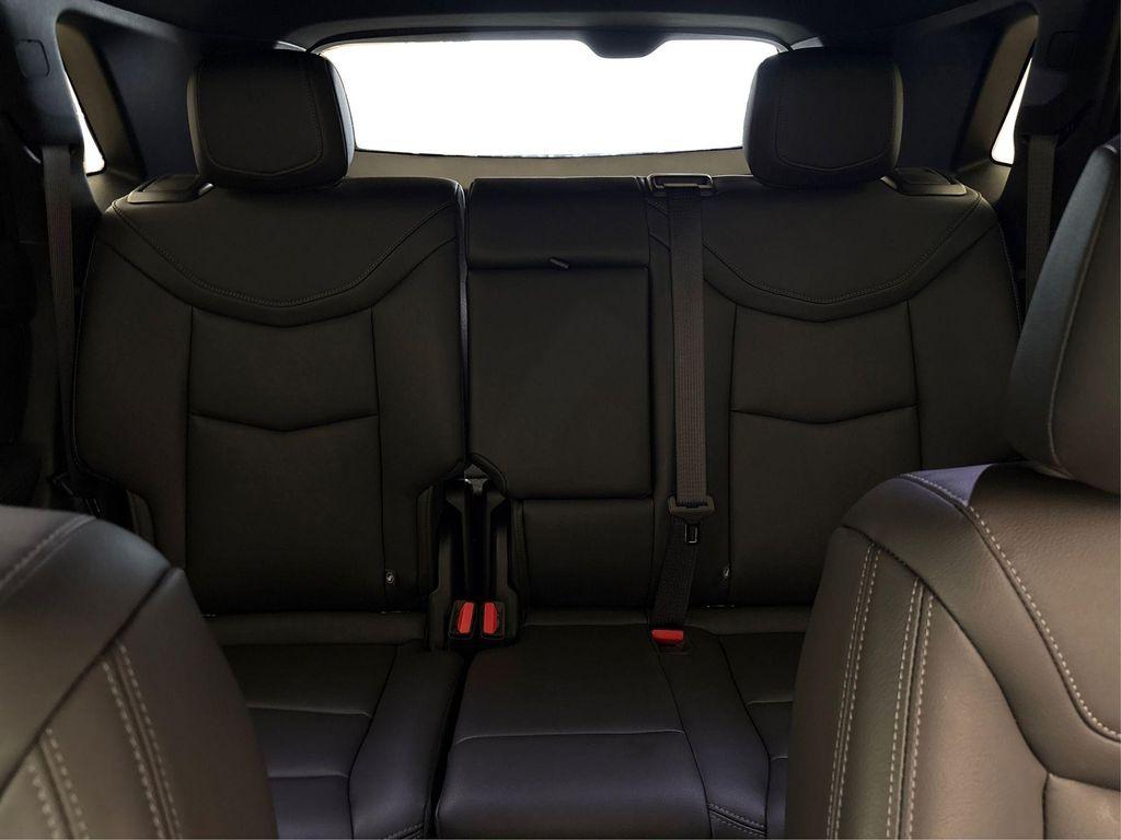 new 2025 Cadillac XT5 car, priced at $41,450